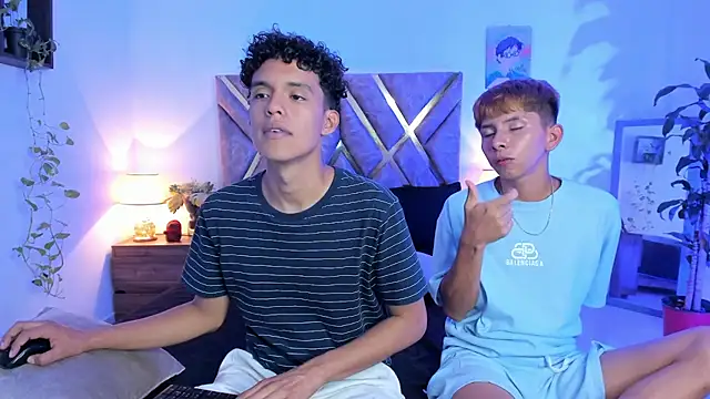 nickolas moon online show from November 25, 2025, 6:41 pm