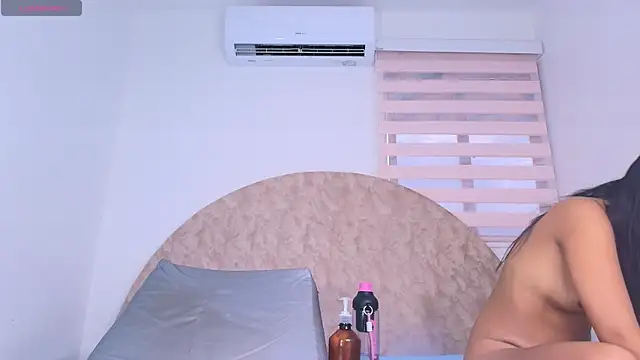 Snapshot of anisha_x chatting on August 4, 2026, 7:18 pm anisha x online show from August 4, 2026, 7:18 pm