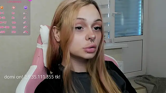 Snapshot of shy_melony chatting on June 8, 2026, 12:27 pm shy melony online show from June 8, 2026, 12:27 pm
