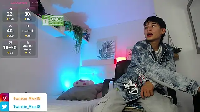 Snapshot of Twinkie-Alex18 chatting on December 5, 2024, 9:00 pm Twinkie-Alex18 online show from December 5, 2024, 9:00 pm