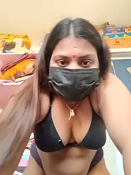 Hotmilfxox online show from December 15, 2024, 11:12 am