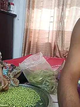 Snapshot of Desi_Best_Anal chatting on February 19, 2025, 8:33 am Desi Best Anal online show from February 19, 2025, 8:33 am