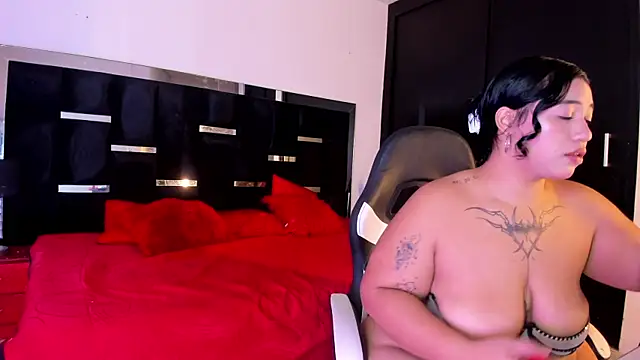 Tasha Sant online show from October 7, 2025, 8:21 pm