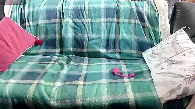 LauraMonolo online show from April 1, 2026, 6:15 am