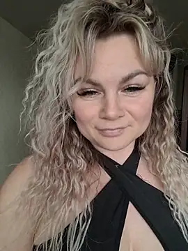 candy queeen online show from February 27, 2026, 10:04 am