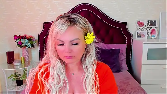 candy queeen online show from March 22, 2025, 12:14 pm