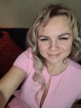 candy queeen online show from November 23, 2025, 2:32 am