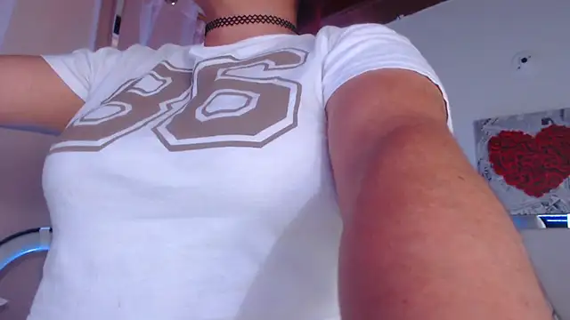 Snapshot of Amara_Red chatting on July 3, 2026, 11:28 am Amara Red online show from July 3, 2026, 11:28 am