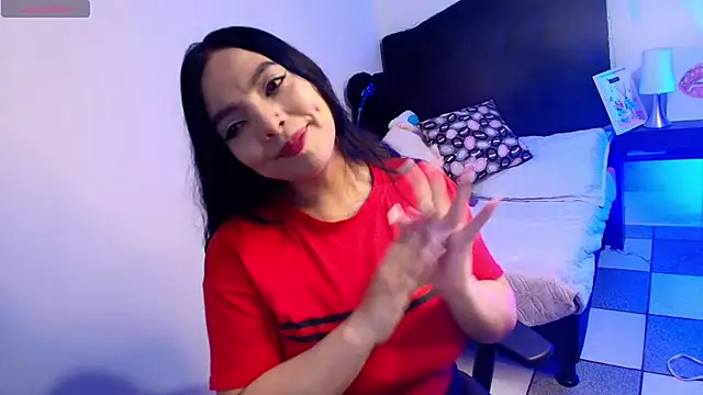 Snapshot of loren_tits24 chatting on May 15, 2026, 8:18 pm loren tits24 online show from May 15, 2026, 8:18 pm