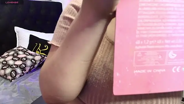 loren tits24 online show from March 18, 2026, 9:04 pm