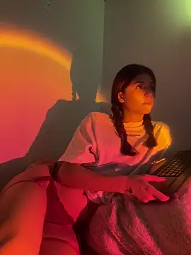 Snapshot of AnnyCherry_ chatting on February 14, 2025, 9:21 pm AnnyCherry online show from February 14, 2025, 9:21 pm