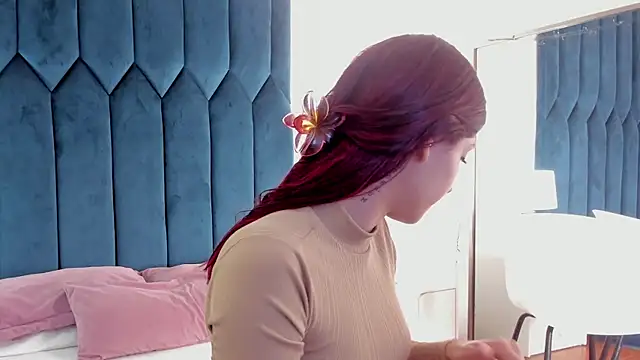 Snapshot of AnnyCherry_ chatting on March 21, 2025, 10:50 pm AnnyCherry online show from March 21, 2025, 10:50 pm