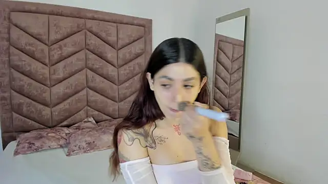AnnyCherry  online show from June 12, 2026, 10:07 pm