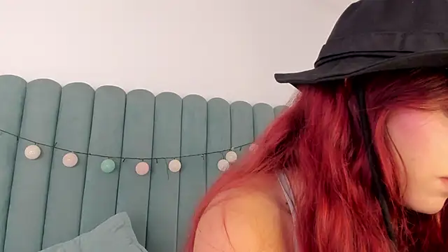 Snapshot of AnnyCherry_ chatting on March 12, 2025, 1:36 am AnnyCherry online show from March 12, 2025, 1:36 am