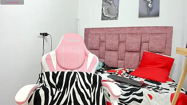 Snapshot of Ana_star_ chatting on February 2, 2025, 9:07 am Ana star  online show from February 2, 2025, 9:07 am