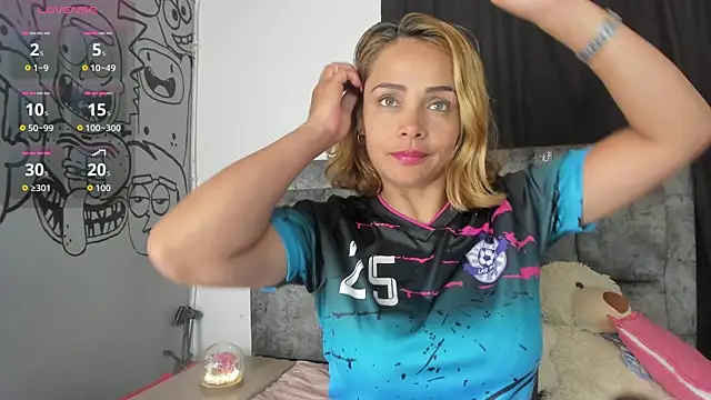 Snapshot of Ana_star_ chatting on October 4, 2025, 11:39 pm Ana star  online show from October 4, 2025, 11:39 pm