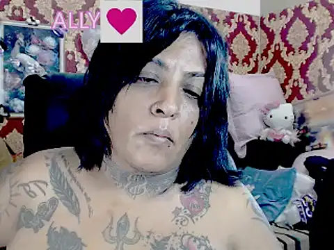 Indiancatz2 online show from October 13, 2025, 5:14 pm