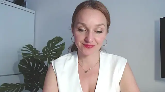 Snapshot of AliciaDesire chatting on March 23, 2026, 2:06 pm AliciaDesire online show from March 23, 2026, 2:06 pm