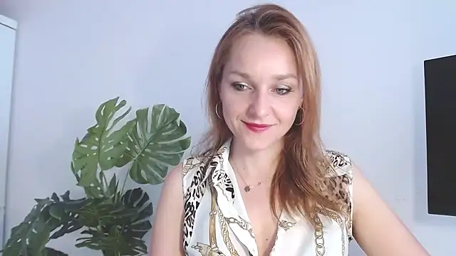 Snapshot of AliciaDesire chatting on April 1, 2026, 6:15 am AliciaDesire online show from April 1, 2026, 6:15 am