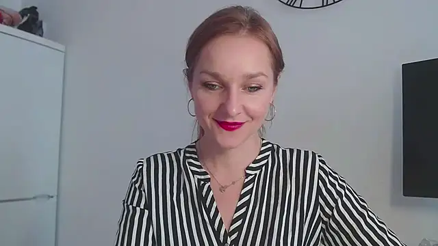 Snapshot of AliciaDesire chatting on February 24, 2026, 10:49 am AliciaDesire online show from February 24, 2026, 10:49 am