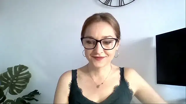 Snapshot of AliciaDesire chatting on March 13, 2026, 6:51 am AliciaDesire online show from March 13, 2026, 6:51 am