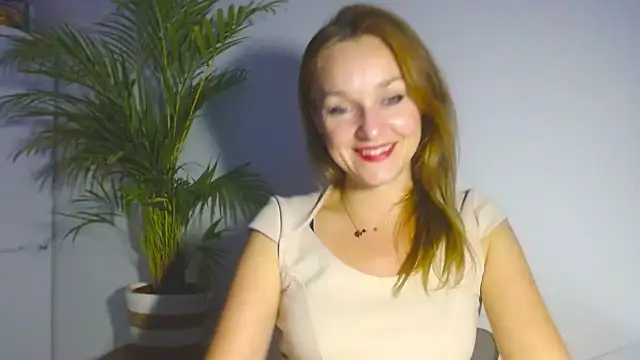 Snapshot of AliciaDesire chatting on November 25, 2025, 2:28 pm AliciaDesire online show from November 25, 2025, 2:28 pm