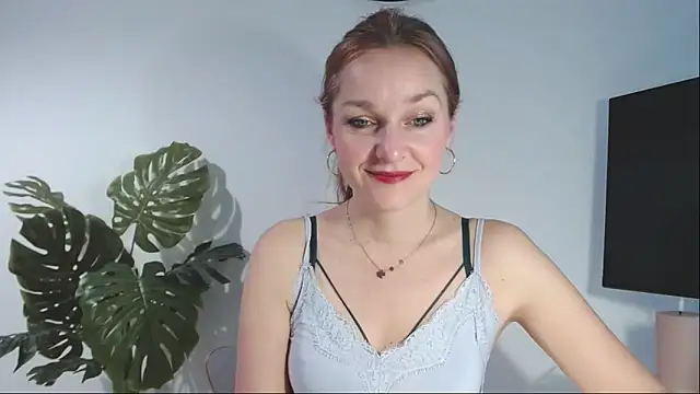 Snapshot of AliciaDesire chatting on March 11, 2026, 6:29 am AliciaDesire online show from March 11, 2026, 6:29 am