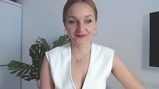 Snapshot of AliciaDesire chatting on March 25, 2026, 7:19 am AliciaDesire online show from March 25, 2026, 7:19 am