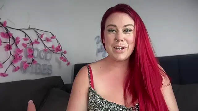 redxxxvixen online show from June 17, 2026, 1:10 pm