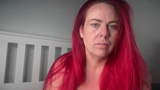 Snapshot of redxxxvixen chatting on July 27, 2026, 6:09 am redxxxvixen online show from July 27, 2026, 6:09 am