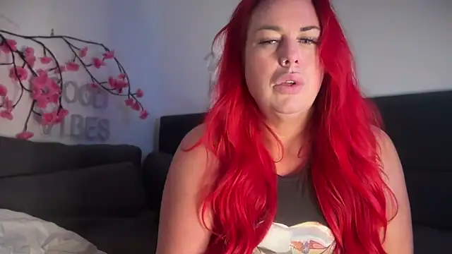 redxxxvixen online show from April 14, 2026, 10:26 pm
