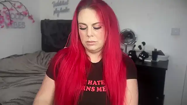 redxxxvixen online show from May 6, 2026, 12:31 pm
