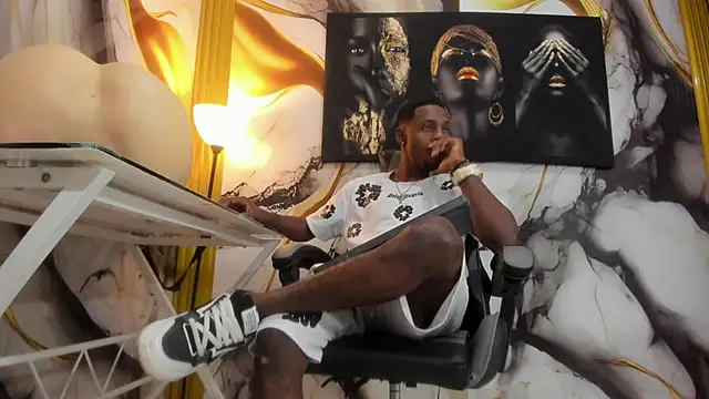 Snapshot of Thomas_shelbys chatting on October 5, 2025, 3:41 am Thomas shelbys online show from October 5, 2025, 3:41 am