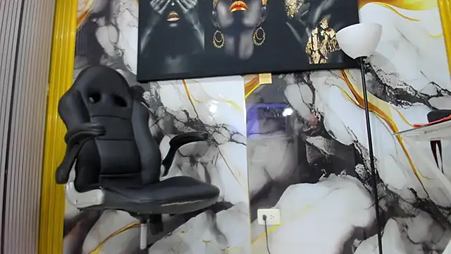 Snapshot of Thomas_shelbys chatting on March 7, 2025, 1:20 am Thomas shelbys online show from March 7, 2025, 1:20 am