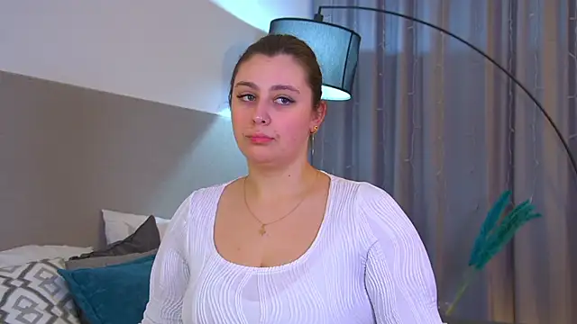 MaryMurray online show from November 17, 2025, 6:34 pm