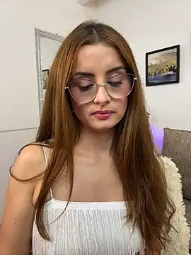 Snapshot of MiaaLoren chatting on April 30, 2026, 9:08 pm MiaaLoren online show from April 30, 2026, 9:08 pm