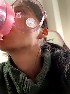 Adriennesexxx online show from December 18, 2025, 4:11 pm