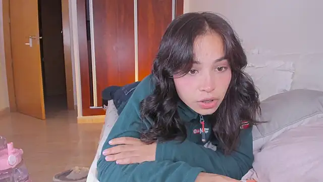 Snapshot of Adriennesexxx chatting on November 13, 2025, 6:23 pm Adriennesexxx online show from November 13, 2025, 6:23 pm