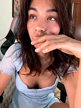 Snapshot of Adriennesexxx chatting on November 29, 2025, 10:54 pm Adriennesexxx online show from November 29, 2025, 10:54 pm