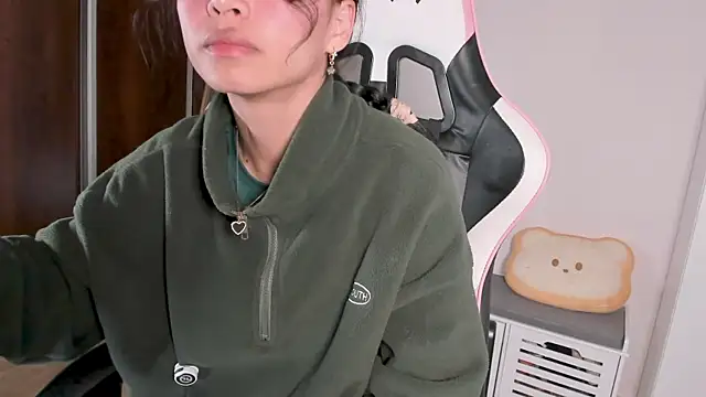 Adriennesexxx online show from February 26, 2026, 5:24 pm