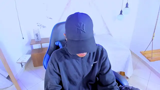 Snapshot of Brand_habes chatting on November 30, 2025, 5:30 am Brand habes online show from November 30, 2025, 5:30 am