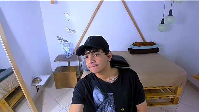 Snapshot of Brand_habes chatting on October 13, 2025, 7:15 pm Brand habes online show from October 13, 2025, 7:15 pm