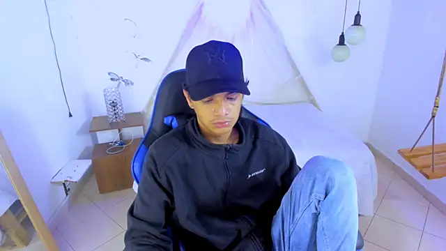 Snapshot of Brand_habes chatting on December 1, 2025, 9:43 am Brand habes online show from December 1, 2025, 9:43 am