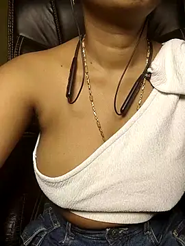 Snapshot of Anjali_cute-Pondati chatting on June 15, 2026, 12:22 am Anjali cute-Pondati online show from June 15, 2026, 12:22 am