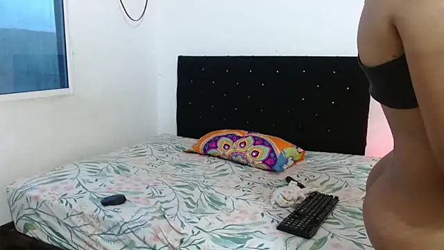 Snapshot of Lulu_and_smith chatting on November 8, 2025, 7:50 pm Lulu and smith online show from November 8, 2025, 7:50 pm