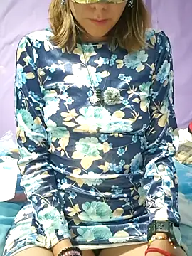 Snapshot of Lunababymylove chatting on December 19, 2025, 2:26 am Lunababymylove online show from December 19, 2025, 2:26 am