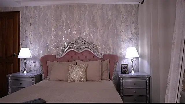 Snapshot of AngelineConnor chatting on June 30, 2026, 11:05 pm AngelineConnor online show from June 30, 2026, 11:05 pm
