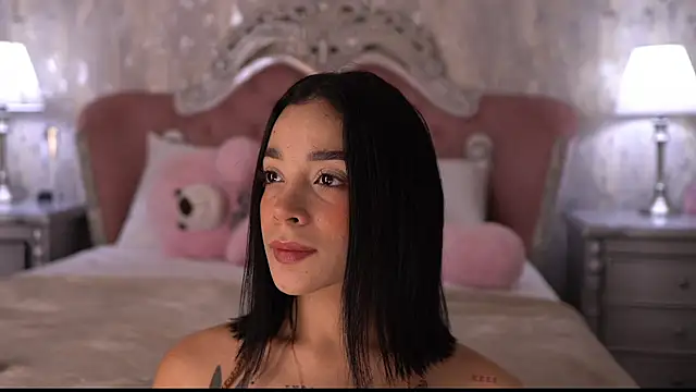 Snapshot of AngelineConnor chatting on July 5, 2026, 4:19 am AngelineConnor online show from July 5, 2026, 4:19 am