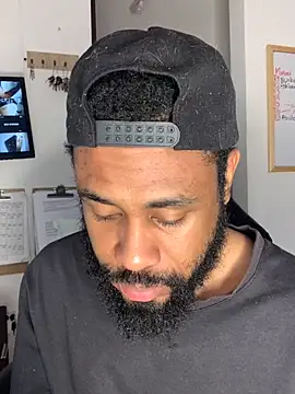 Snapshot of KaelMoreau chatting on October 11, 2025, 11:33 am KaelMoreau online show from October 11, 2025, 11:33 am