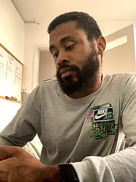 Snapshot of KaelMoreau chatting on October 9, 2025, 3:12 pm KaelMoreau online show from October 9, 2025, 3:12 pm